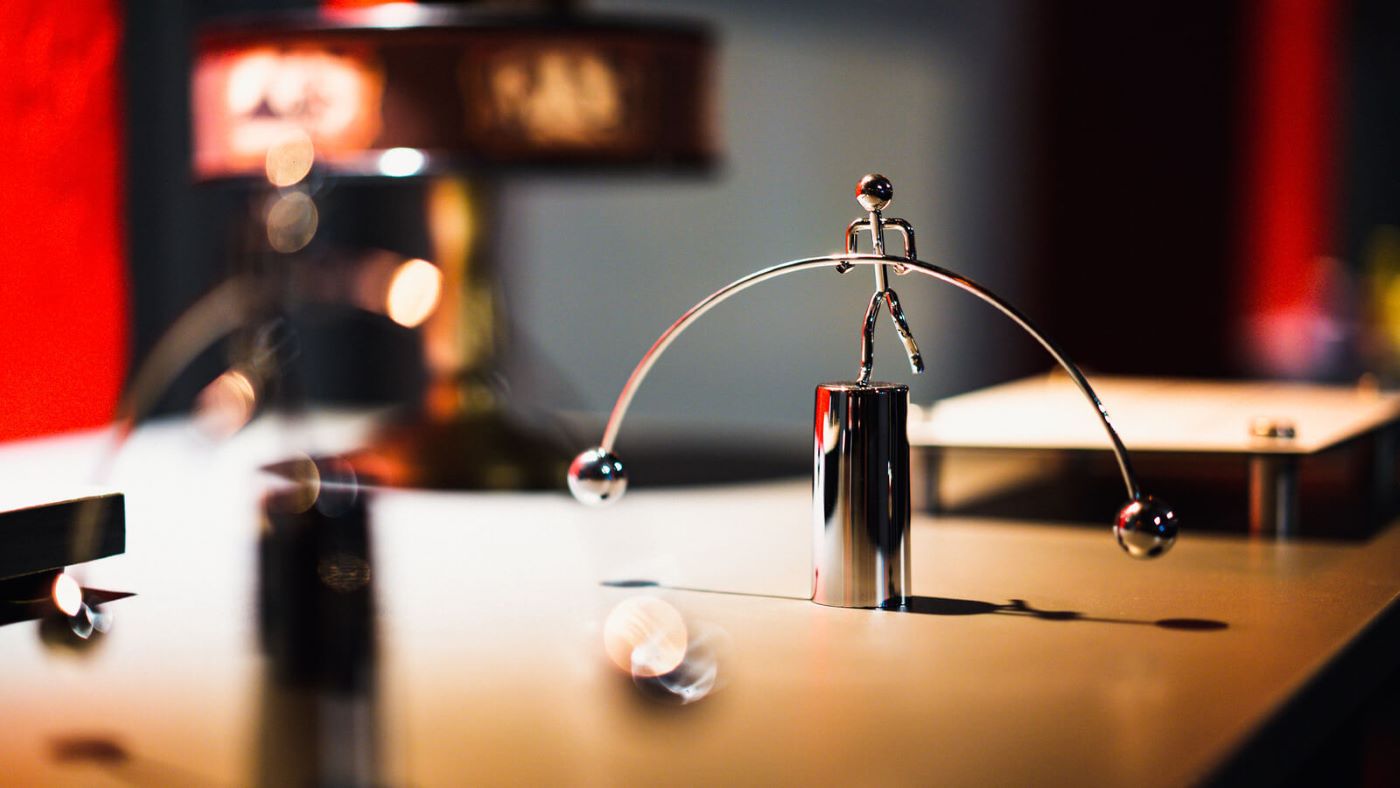 Newton-s-Pendulum-The-Best-Science-Gift-Ever Science Decor