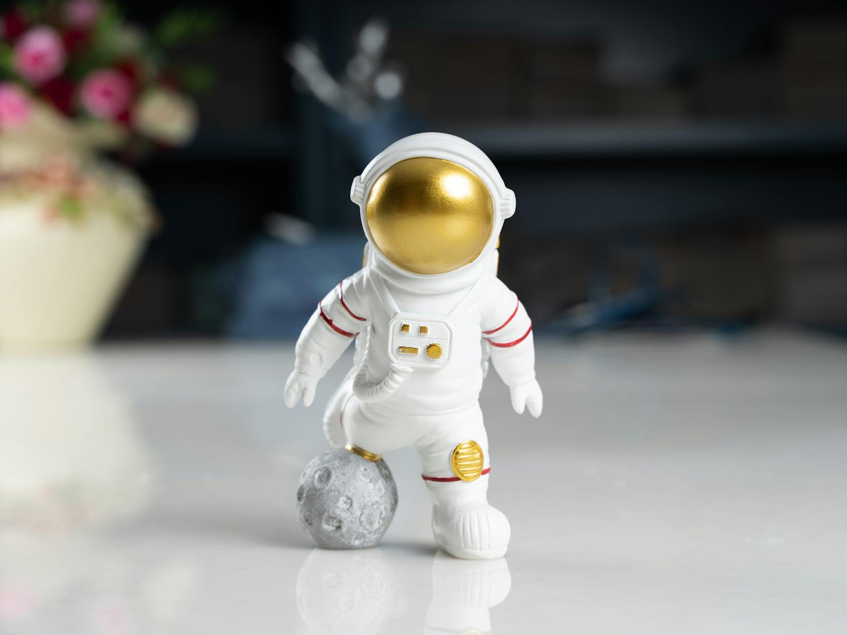 Moon Figurine: How to Decorate Your Home with the Moon