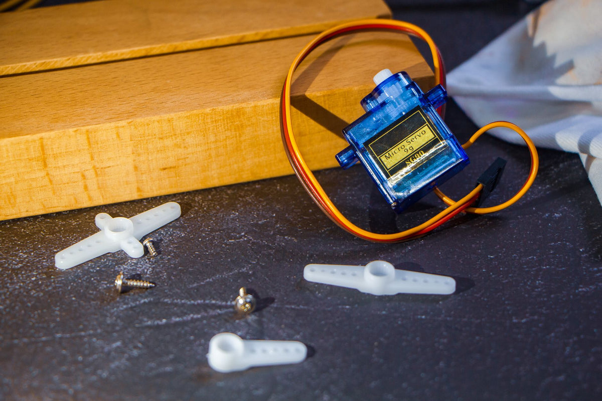 Stirling Engine Kit: How to Decorate Your Desk with It